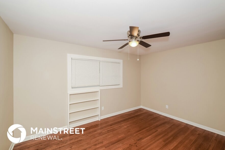 Building Photo - 428 18th Ct NW