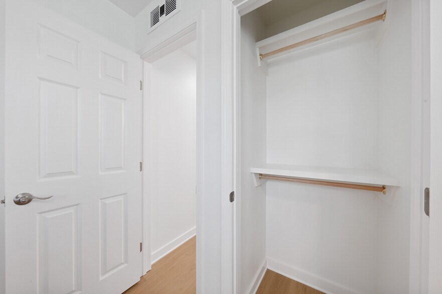 Building Photo - 2927 Nicholson Dr