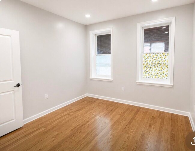 Building Photo - 146 W 27th St