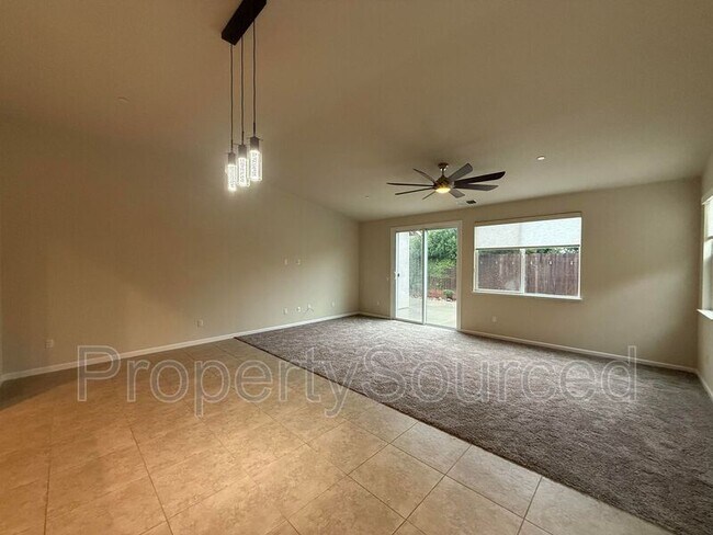 Building Photo - 3832 Lookout Dr