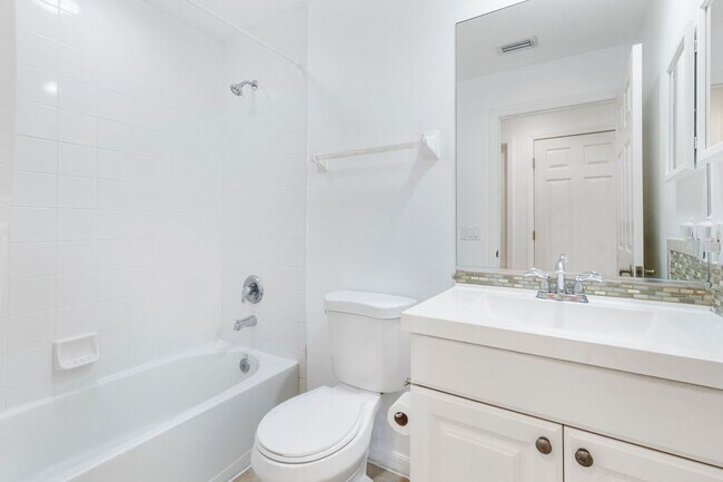 Building Photo - Charming Renovated 4BR/3BA Single Family Home