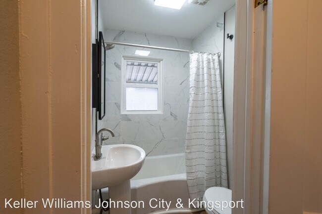 Building Photo - 3 br, 3 bath House - 1319 Seminole Drive