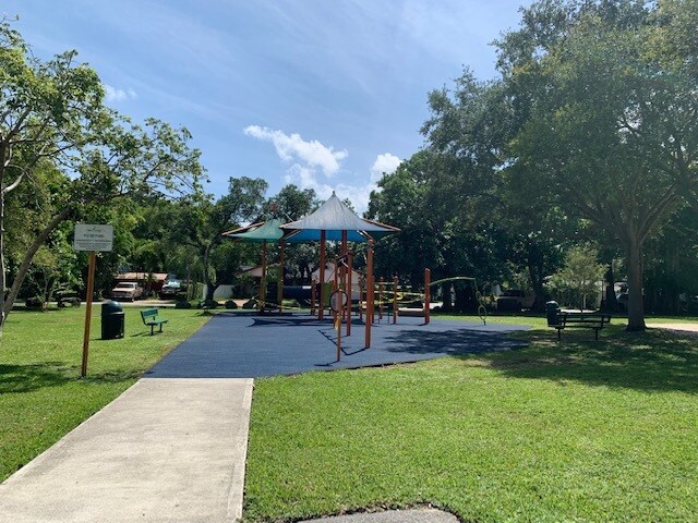 Building Photo - 7901 SW 64th Ave