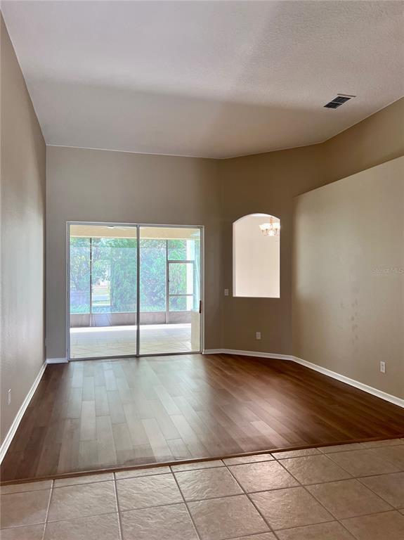 Building Photo - 1713 Winding Oaks Dr