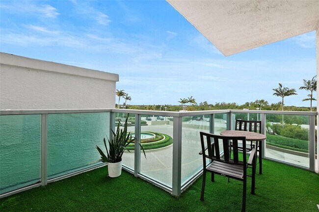 Building Photo - 2681 N Flamingo Rd