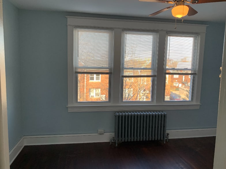 Building Photo - 1533 Isherwood St NE