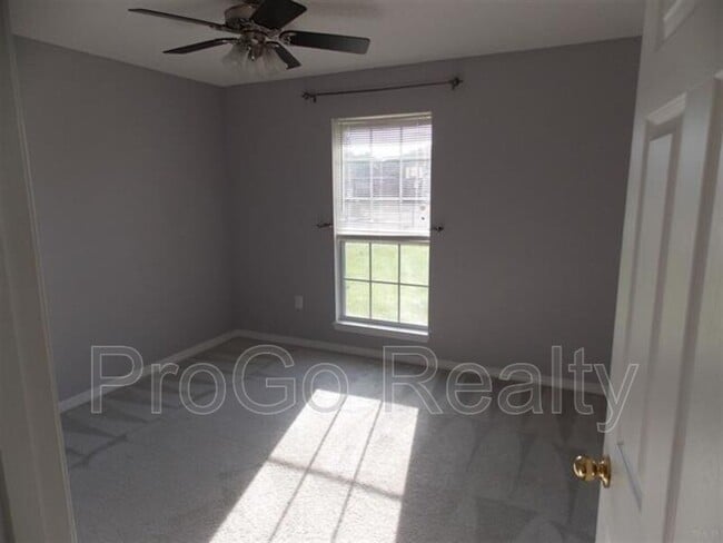 Building Photo - 4929 Spencer Oaks Blvd