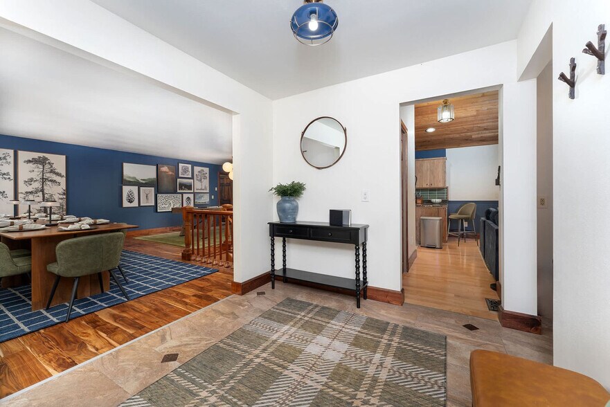 Building Photo - 134 Wolf's Head Ct