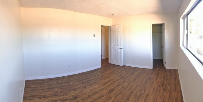 Building Photo - 1304 Roxanne Dr