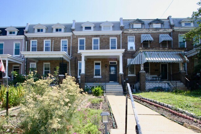 Building Photo - 3921 Illinois Ave NW