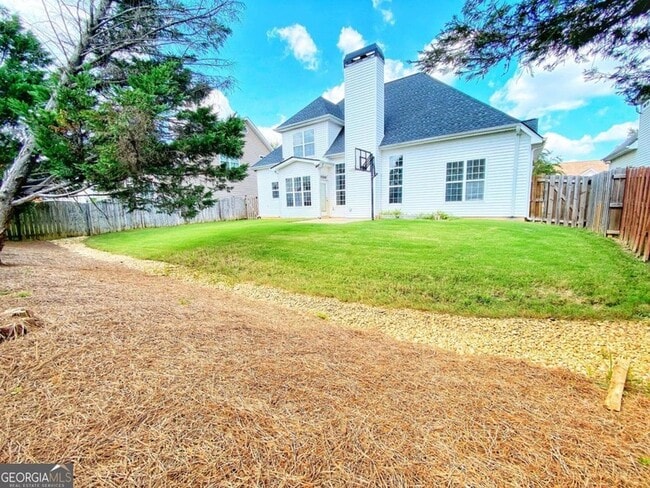 Building Photo - 675 Millbrook Villa Dr
