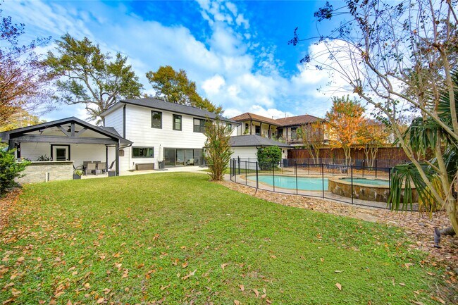 Building Photo - 1215 Bethlehem St