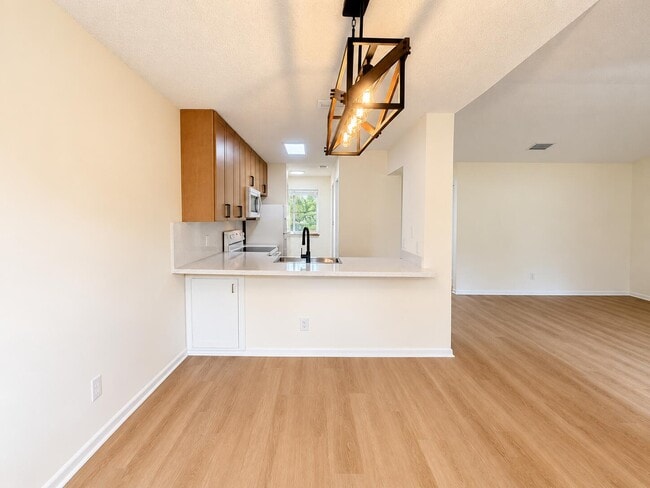 Building Photo - 1172 Coral Club Dr