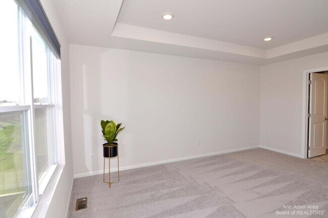 Building Photo - 1104 Salt Springs Dr