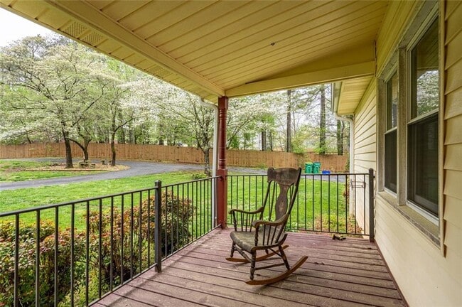 Building Photo - 465 Dobbs Rd