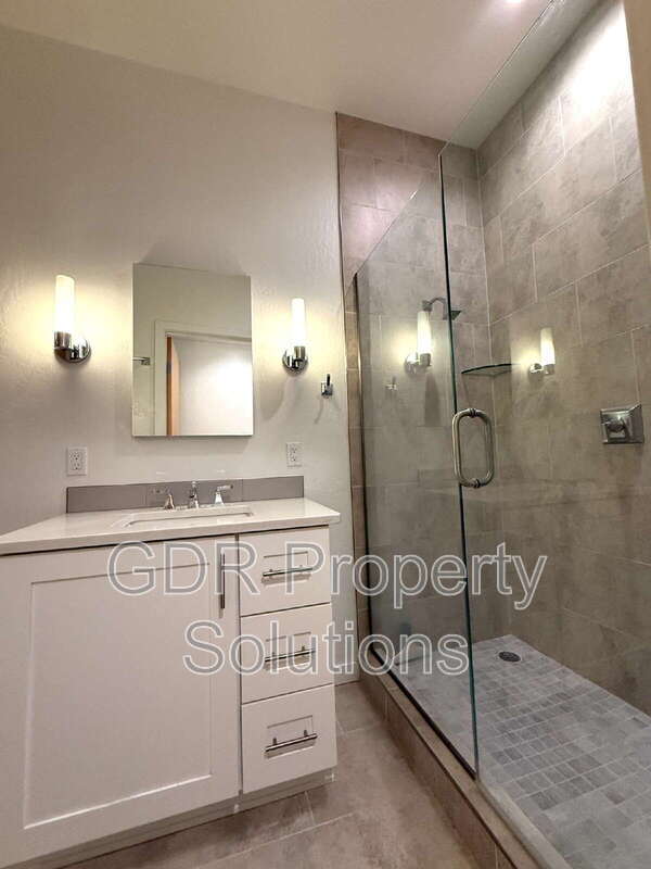 Building Photo - 3600 Central Ave SE