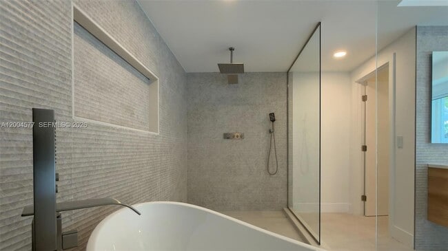 Building Photo - 1690 Daytonia Rd