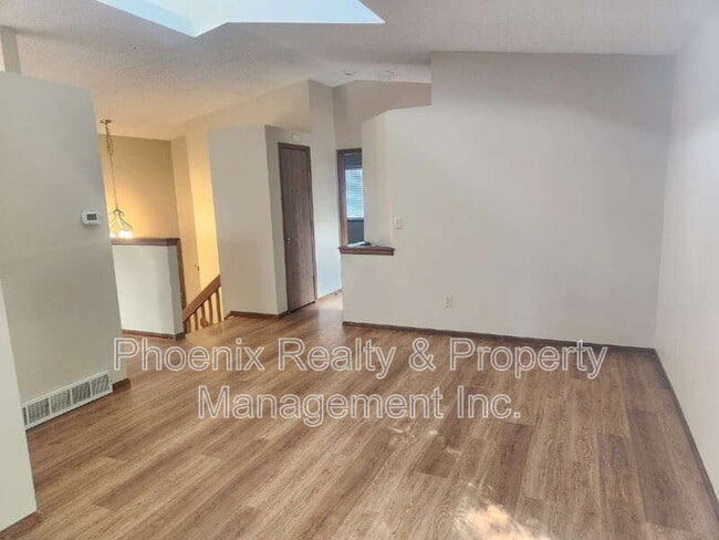 Building Photo - 146 Lois Dr