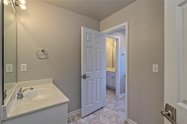 Building Photo - 5145 Fieldgate Ridge Dr