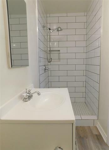 Building Photo - 819 Thomas St