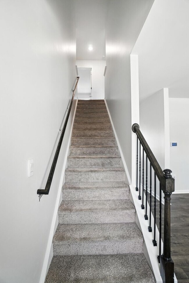 Building Photo - Stunning home, Move-in Ready!