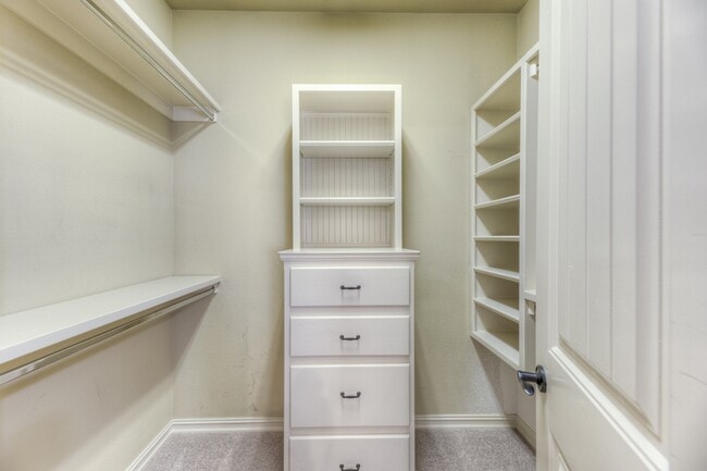 Building Photo - 11841 S Pittsburg Ave