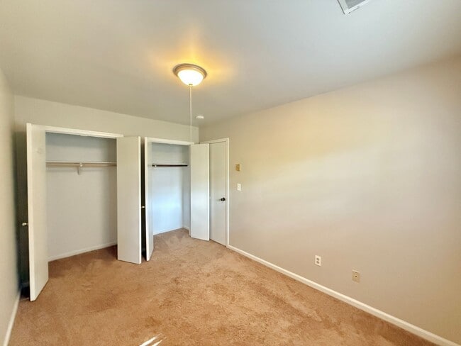 Building Photo - 2770 Laguna Ave