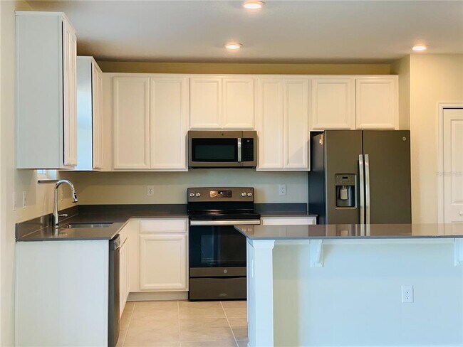 Building Photo - 16436 Fernridge St