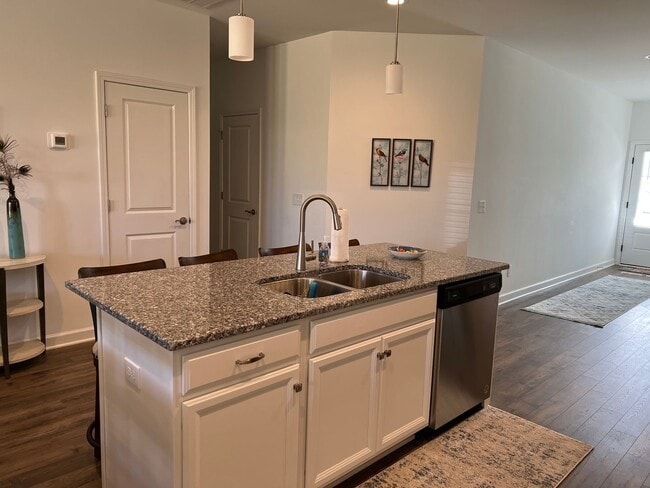 Building Photo - Beautiful Home in the Westhill Community -...