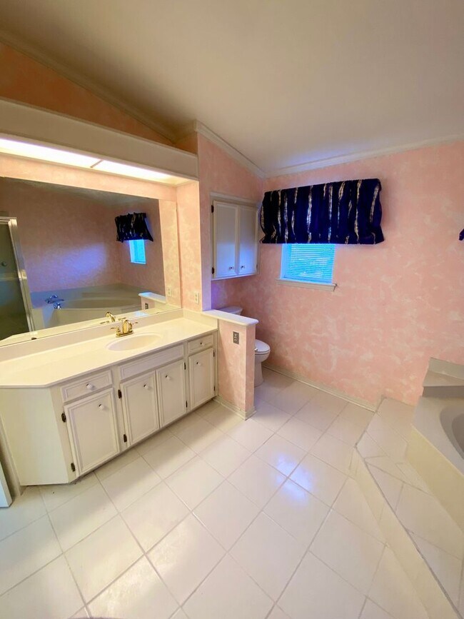 Building Photo - ** NEW GREENACRES PLACE 3/2 HOME **