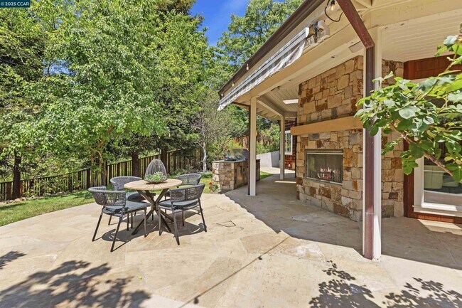 Building Photo - 1754 Reliez Valley Rd