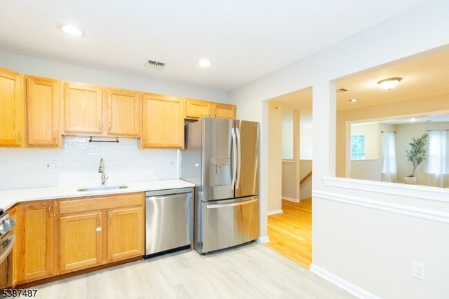 Building Photo - 127 Forest Dr