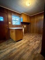 Building Photo - 518 5th St