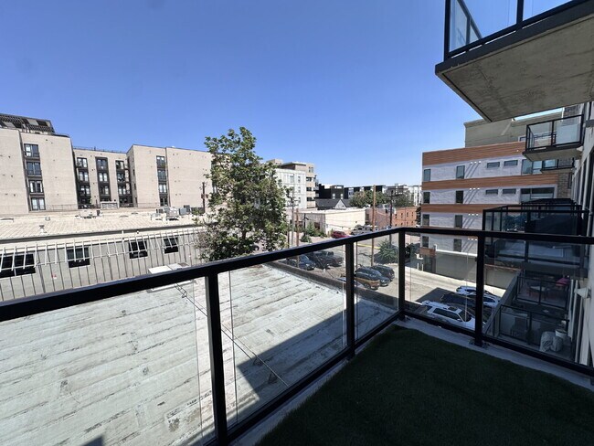 Building Photo - Stunning Denver Condo with Assigned Garage...