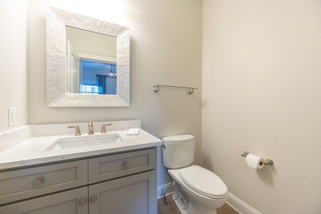 Building Photo - 15 Warren St