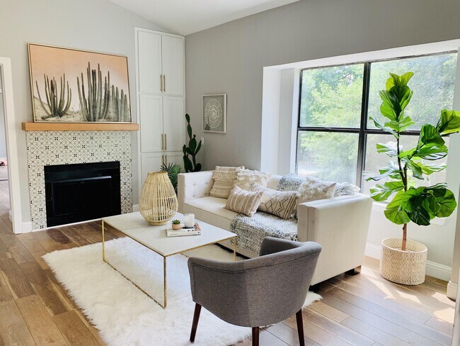 Primary Photo - 7340 Skillman St