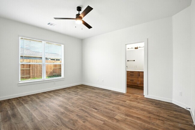 Building Photo - 1860 Dry Cherry Ln