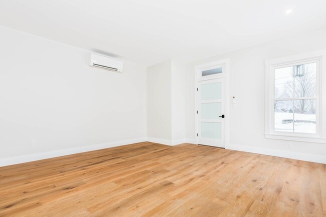 Building Photo - 539 Portsmouth Ave