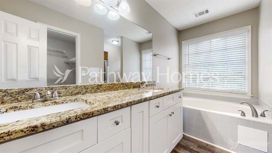 Building Photo - 2091 Furlong Run