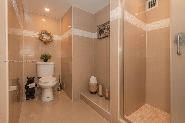 Building Photo - 1833 S Ocean Dr