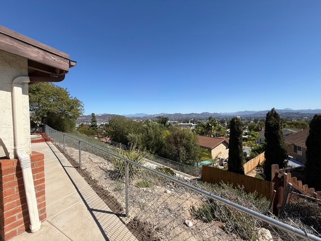 Building Photo - 569 Mundy Terrace