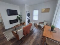 Building Photo - 23 Handy St