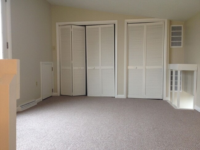 Building Photo - 234 W Clarke Ave