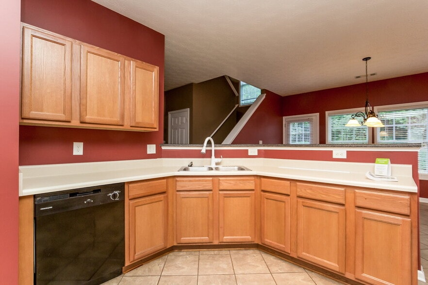 Building Photo - 6739 Island Pointe Dr