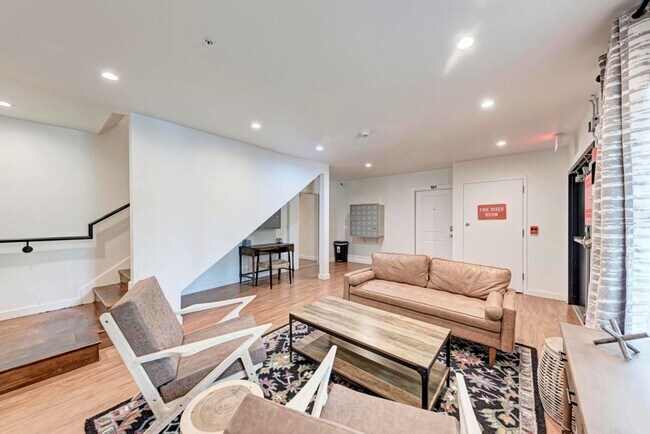 Building Photo - Park Avenue 102