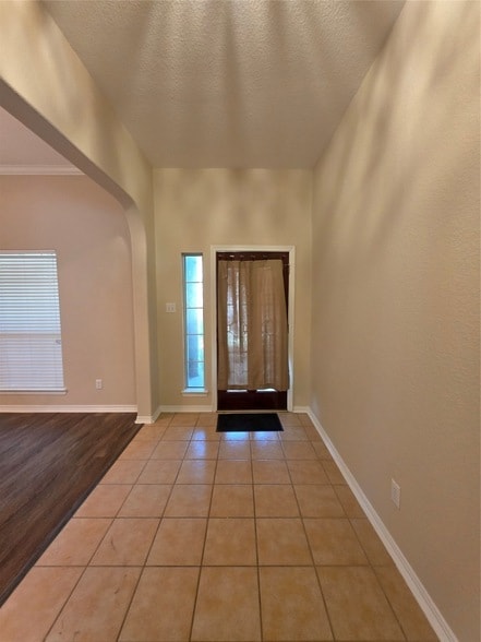 Building Photo - 21219 Willow Glade Dr