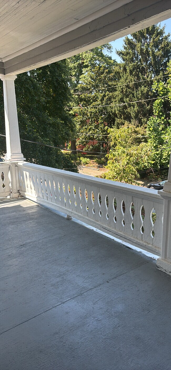 Building Photo - 161 N Keats Ave