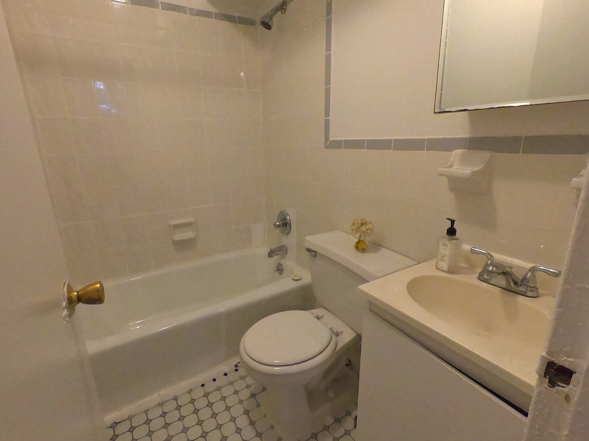 Bath - 156 W 95th St