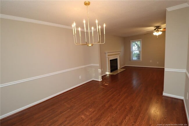 Building Photo - 211 Amberglow Pl