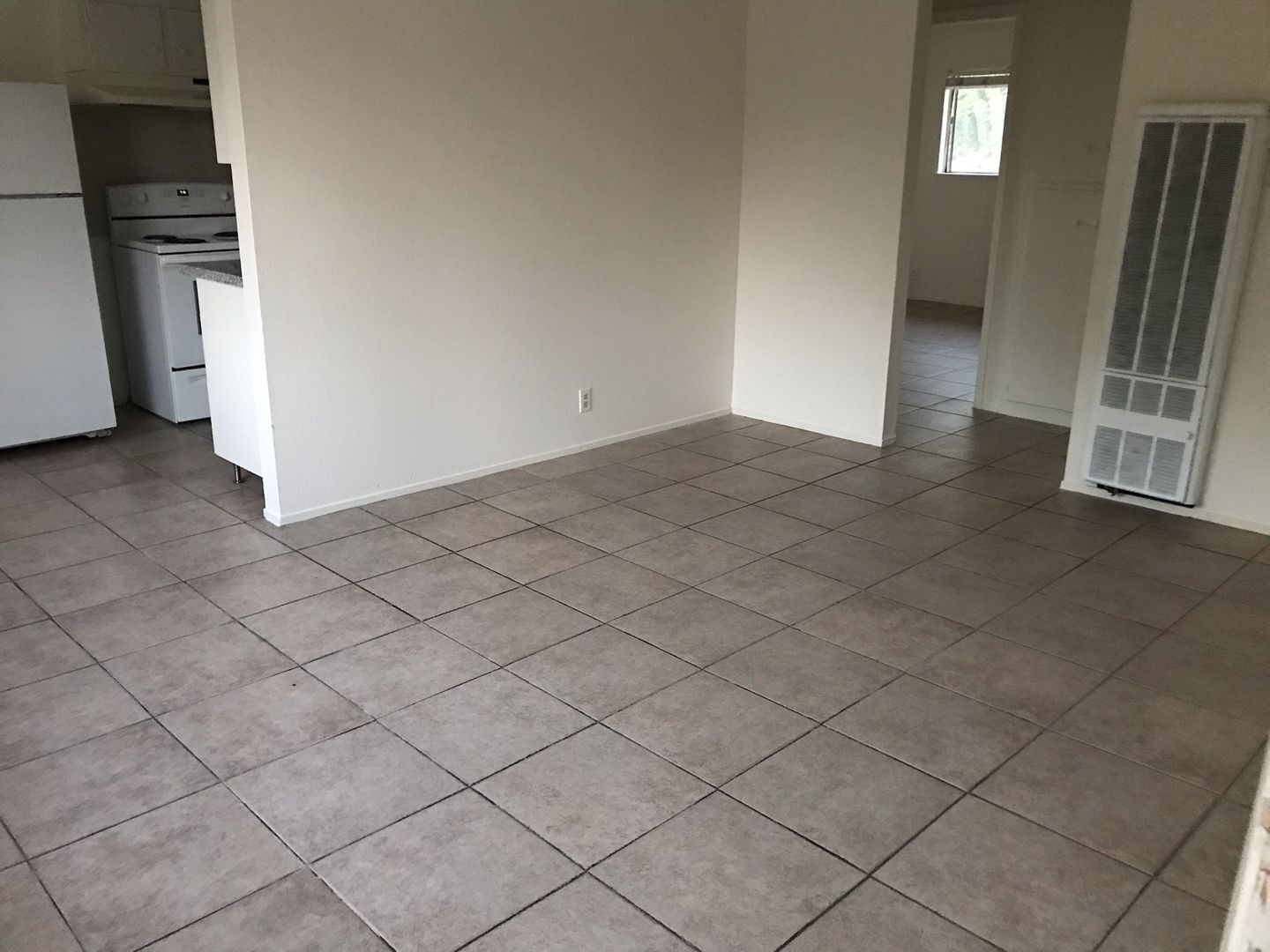 Building Photo - Maple 2